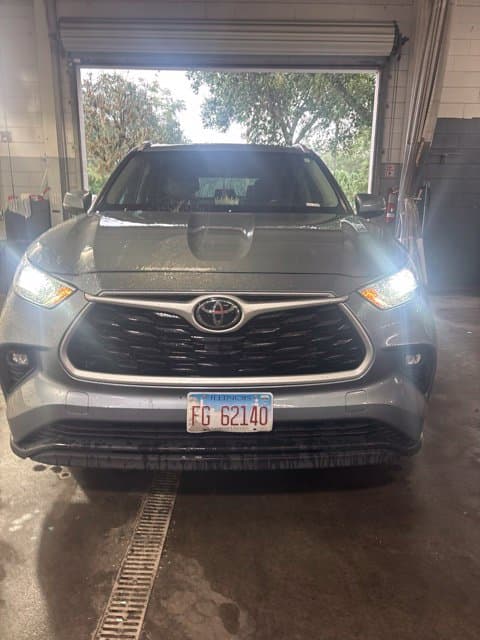 2023 Toyota Highlander XLE — photo 1 of 26