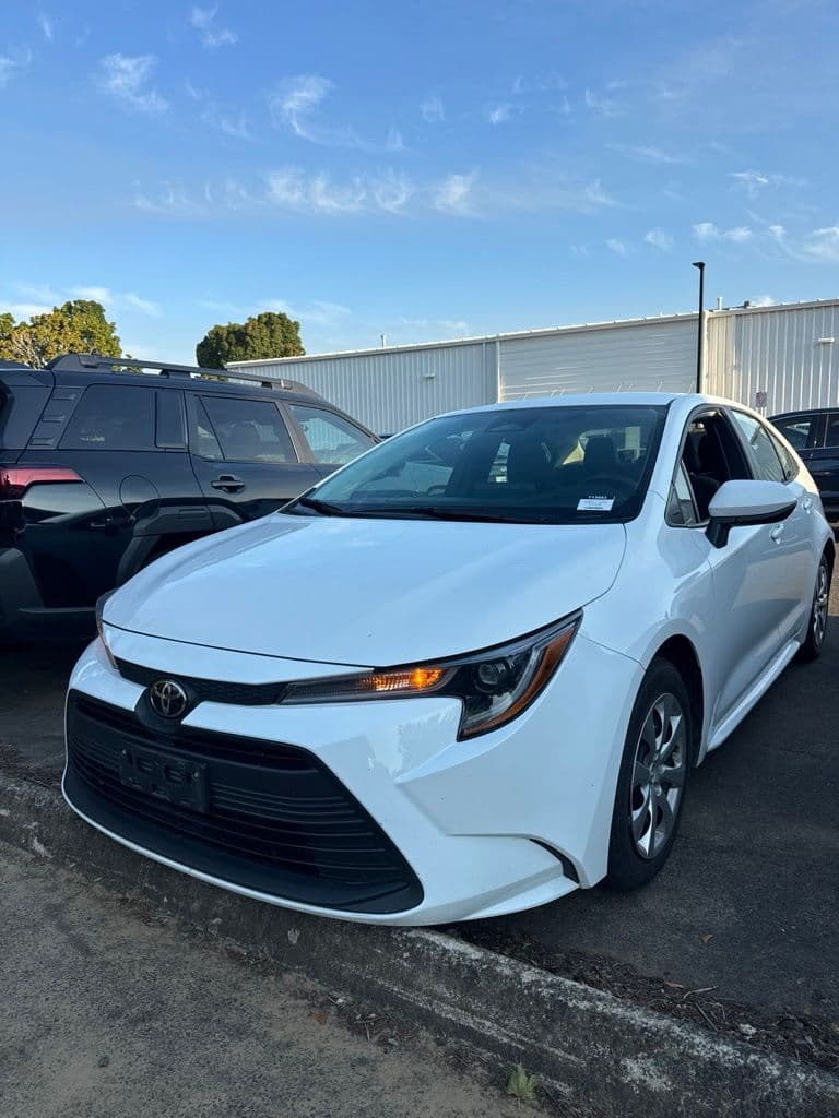 2024 Toyota Corolla LE — photo 1 of 3