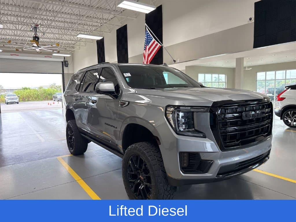 2024 GMC Yukon Denali — photo 1 of 15