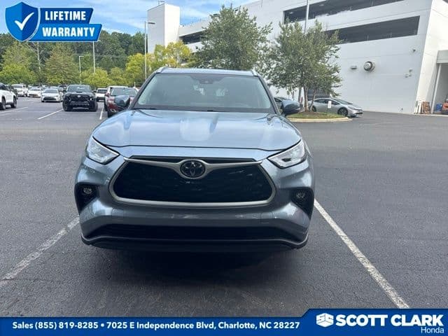 2023 Toyota Highlander XLE — photo 1 of 11