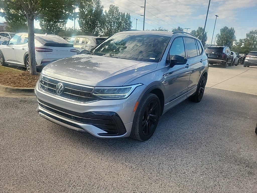 2024 Volkswagen Tiguan SE R-Line Black — photo 1 of 4