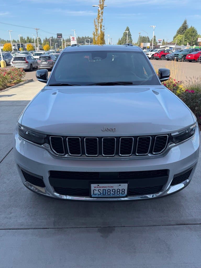 2024 Jeep Grand Cherokee L Limited — photo 1 of 11