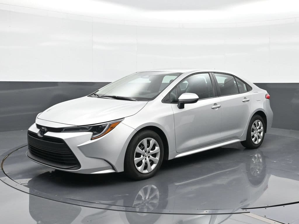 2024 Toyota Corolla LE — photo 1 of 7