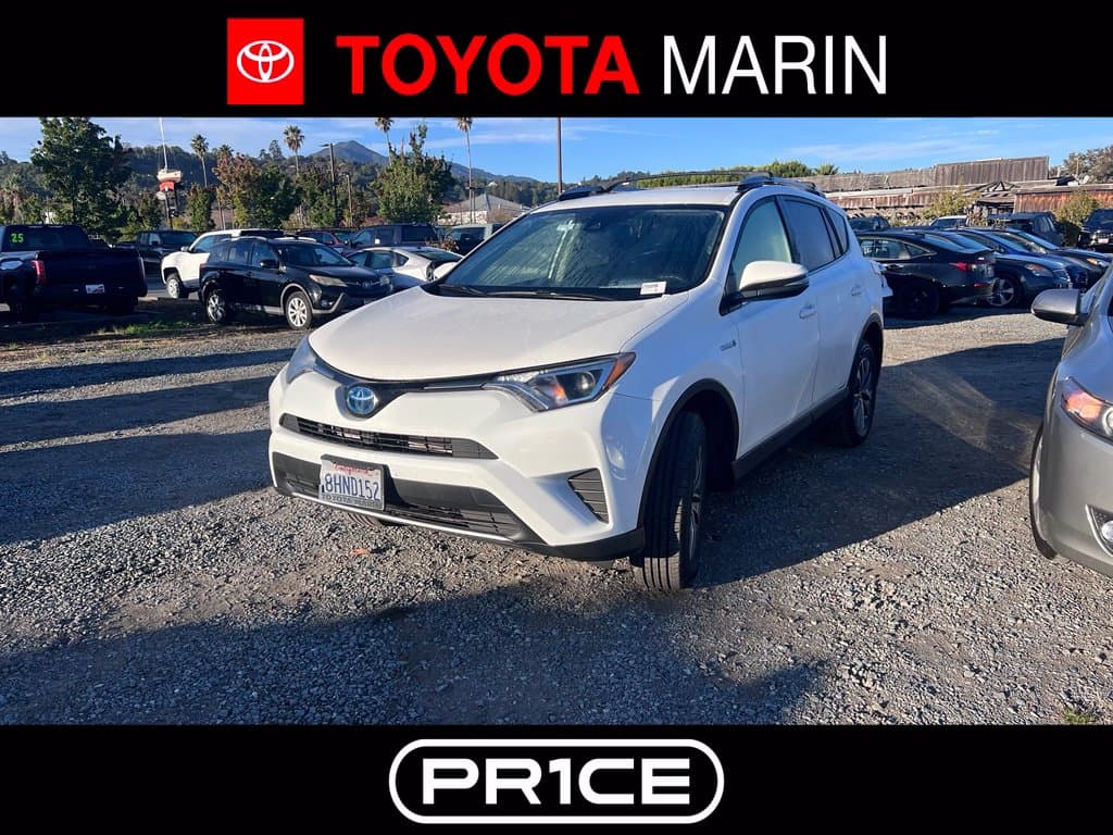 2018 Toyota RAV4 Hybrid LE — photo 1 of 5