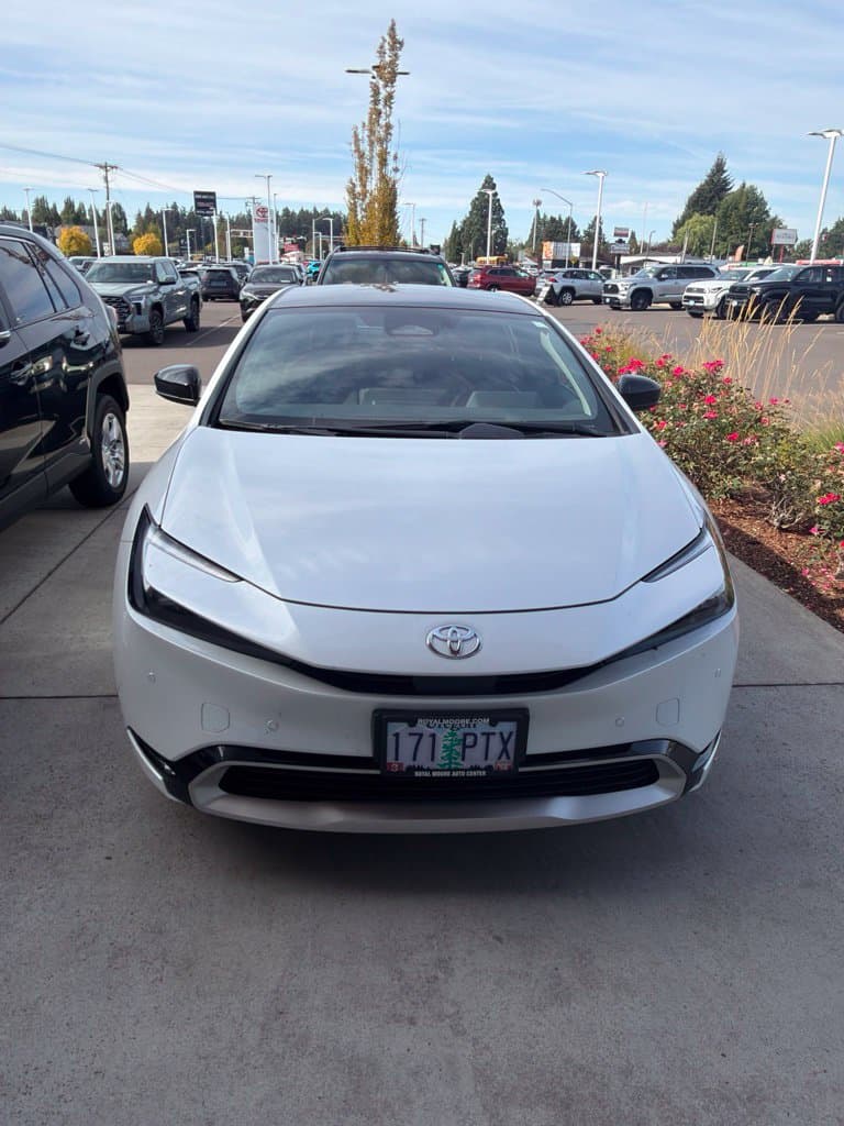 2024 Toyota Prius Prime XSE — photo 1 of 11