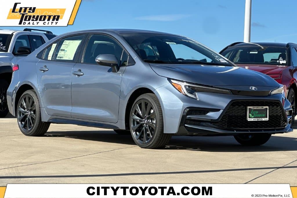 2027 Toyota Corolla Hybrid SE — photo 1 of 34