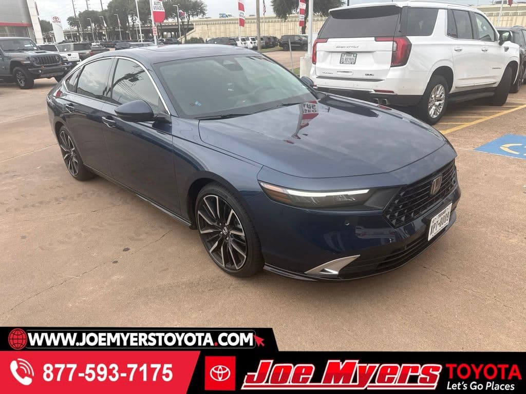 2025 Honda Accord Hybrid Touring — photo 1 of 4