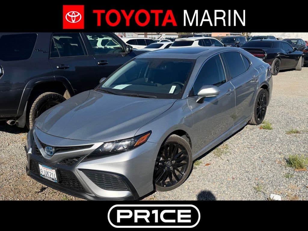2024 Toyota Camry Base — photo 1 of 7