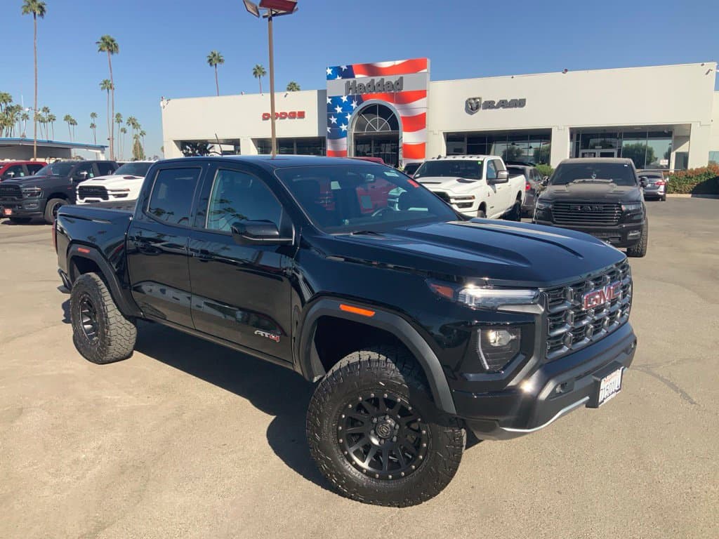 2026 GMC Canyon 4WD AT4 — photo 1 of 21