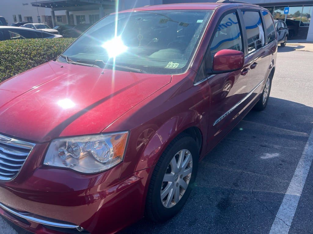 2016 Chrysler Town & Country Touring — photo 1 of 3