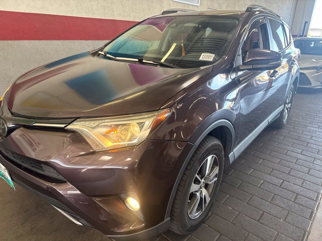 2017 Toyota RAV4 XLE — photo 1 of 4