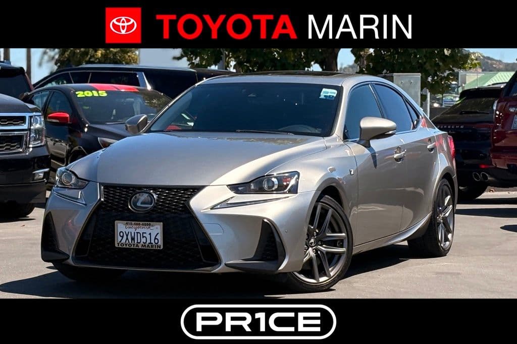 2018 Lexus IS 300 — photo 1 of 35