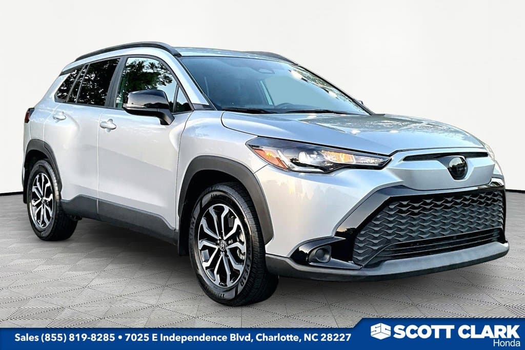 2025 Toyota Corolla Cross Hybrid SE — photo 1 of 23
