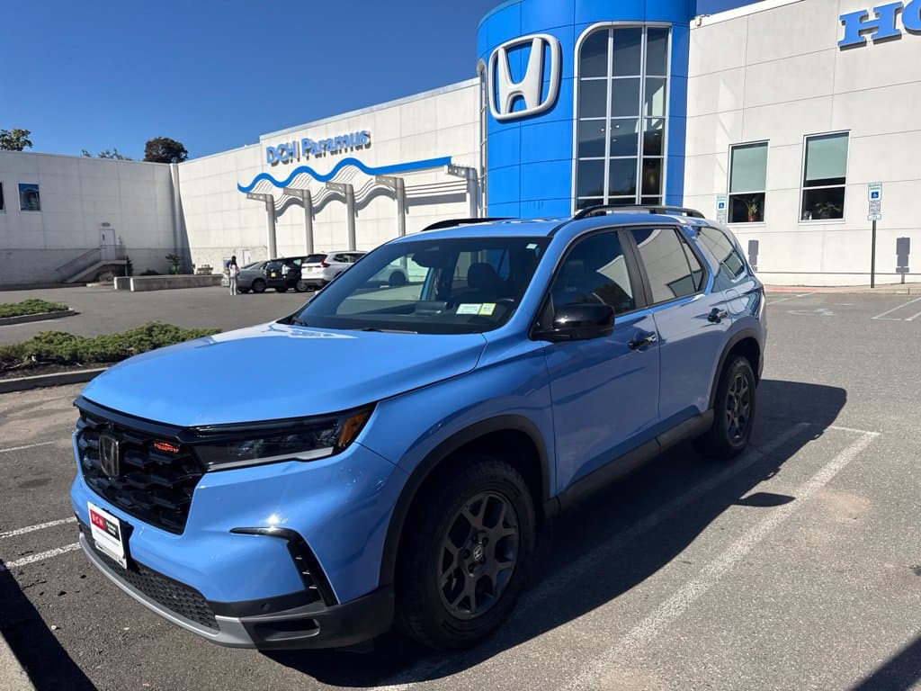 2024 Honda Pilot TrailSport — photo 1 of 24