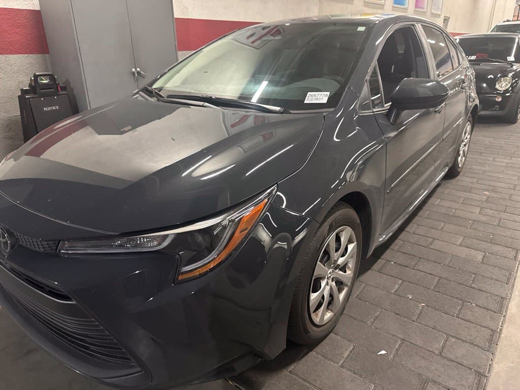 2026 Toyota Corolla LE — photo 1 of 4