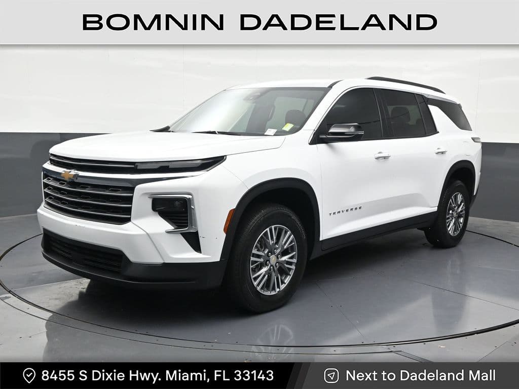 2025 Chevrolet Traverse LT — photo 1 of 38