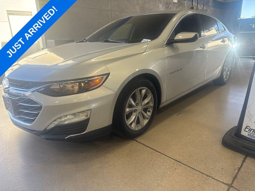 2021 Chevrolet Malibu LT — photo 1 of 6