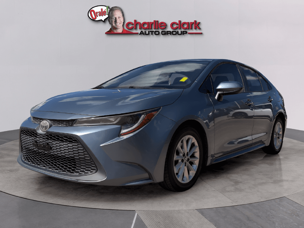 2020 Toyota Corolla LE — photo 1 of 32