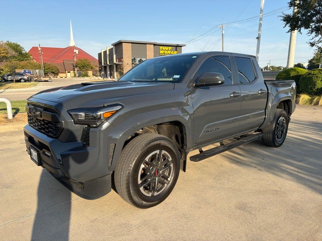 2024 Toyota Tacoma TRD Sport — photo 1 of 21