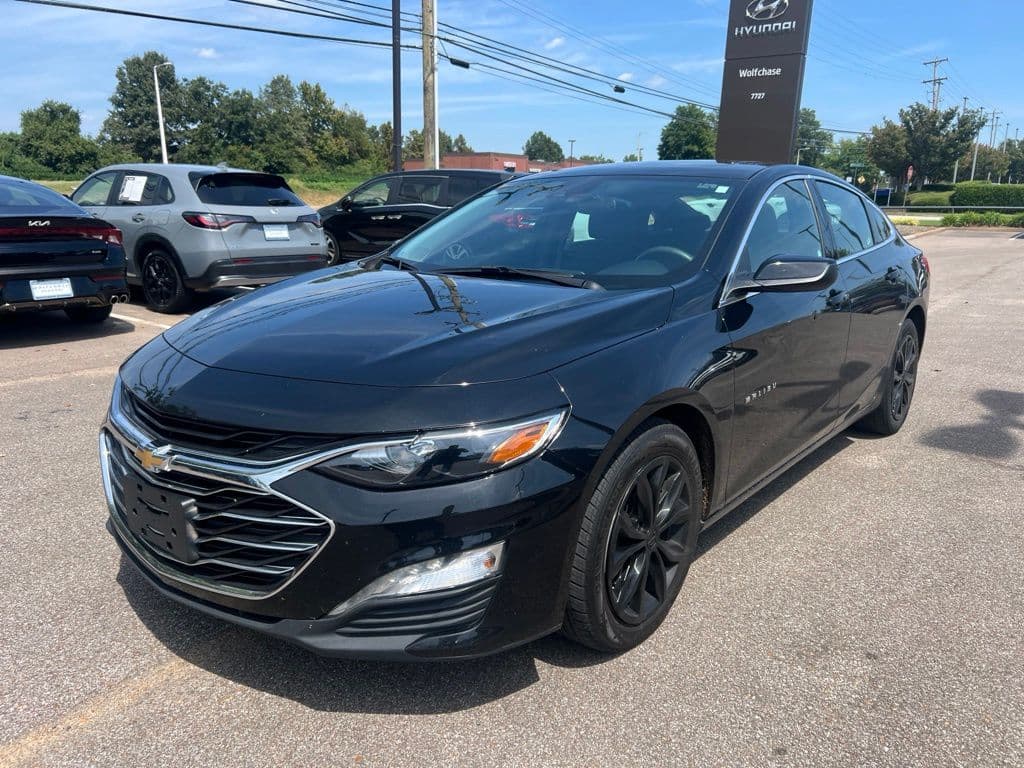 2024 Chevrolet Malibu LT — photo 1 of 9