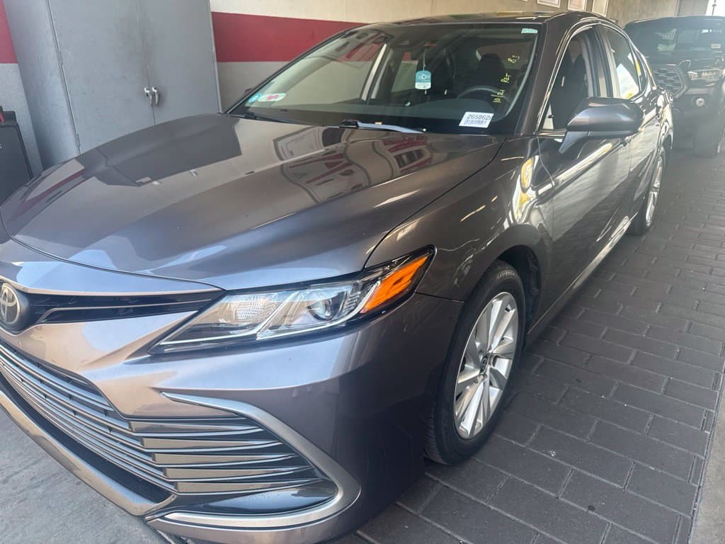 2024 Toyota Camry LE — photo 1 of 4