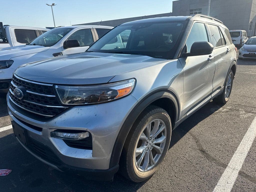 2023 Ford Explorer XLT — photo 1 of 4