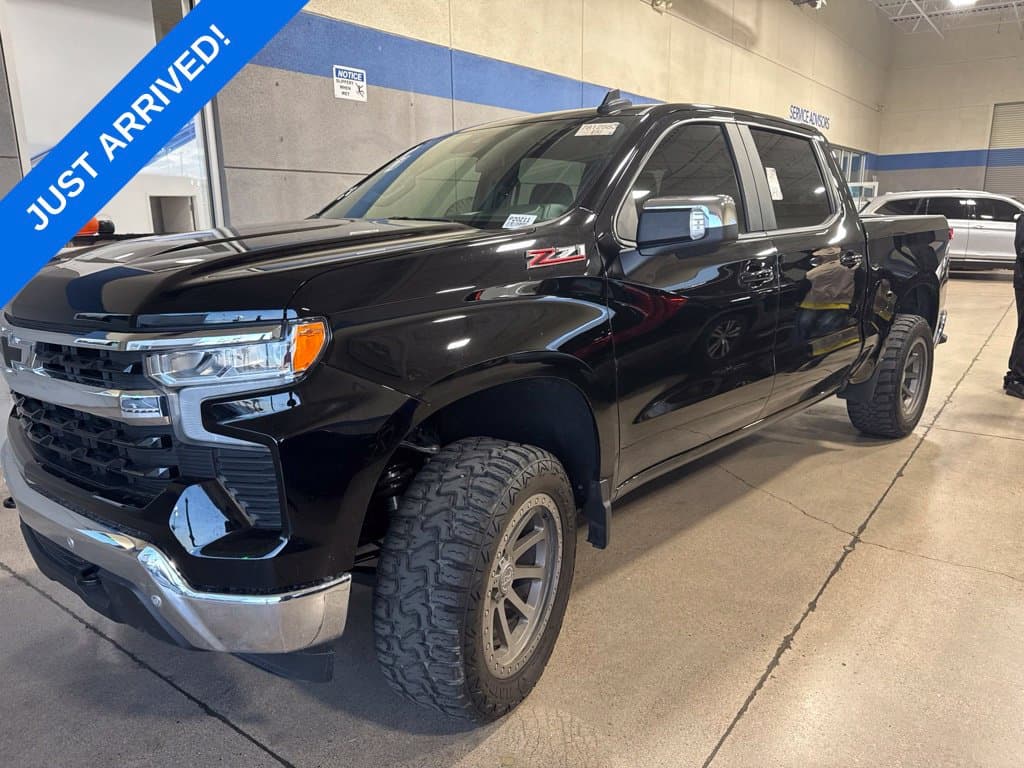 2025 Chevrolet Silverado 1500 LT — photo 1 of 6