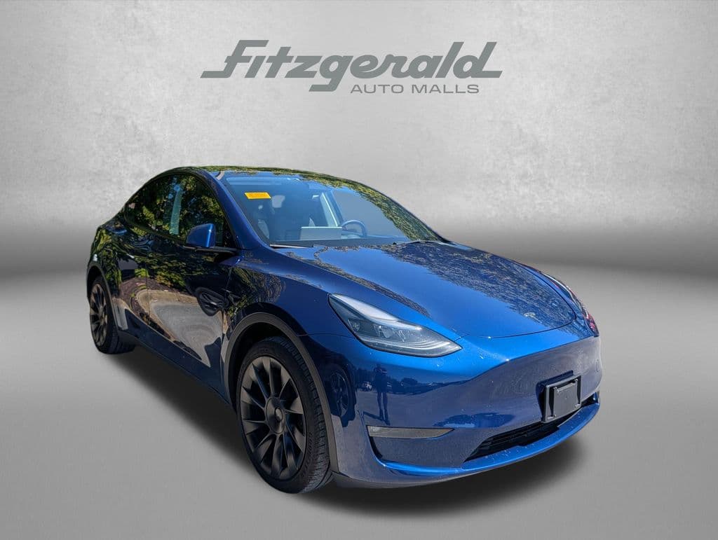 2023 Tesla Model Y Long Range — photo 1 of 3