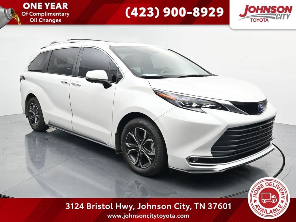 2025 Toyota Sienna Platinum — photo 1 of 30