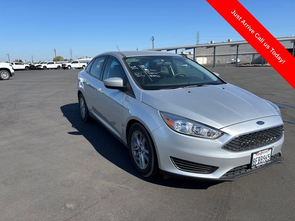 2018 Ford Focus SE — photo 1 of 18