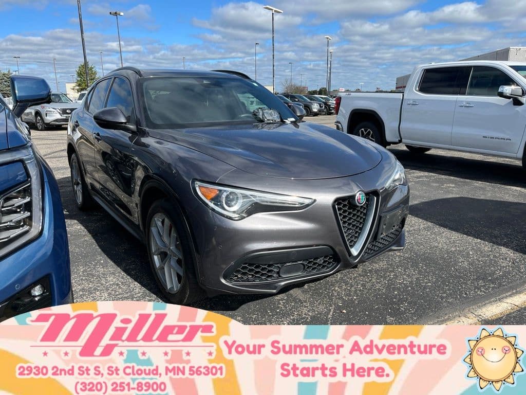 2018 Alfa Romeo Stelvio Ti — photo 1 of 6