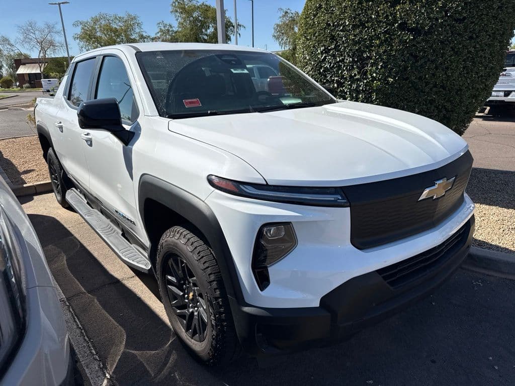 2024 Chevrolet Silverado EV Base — photo 1 of 12