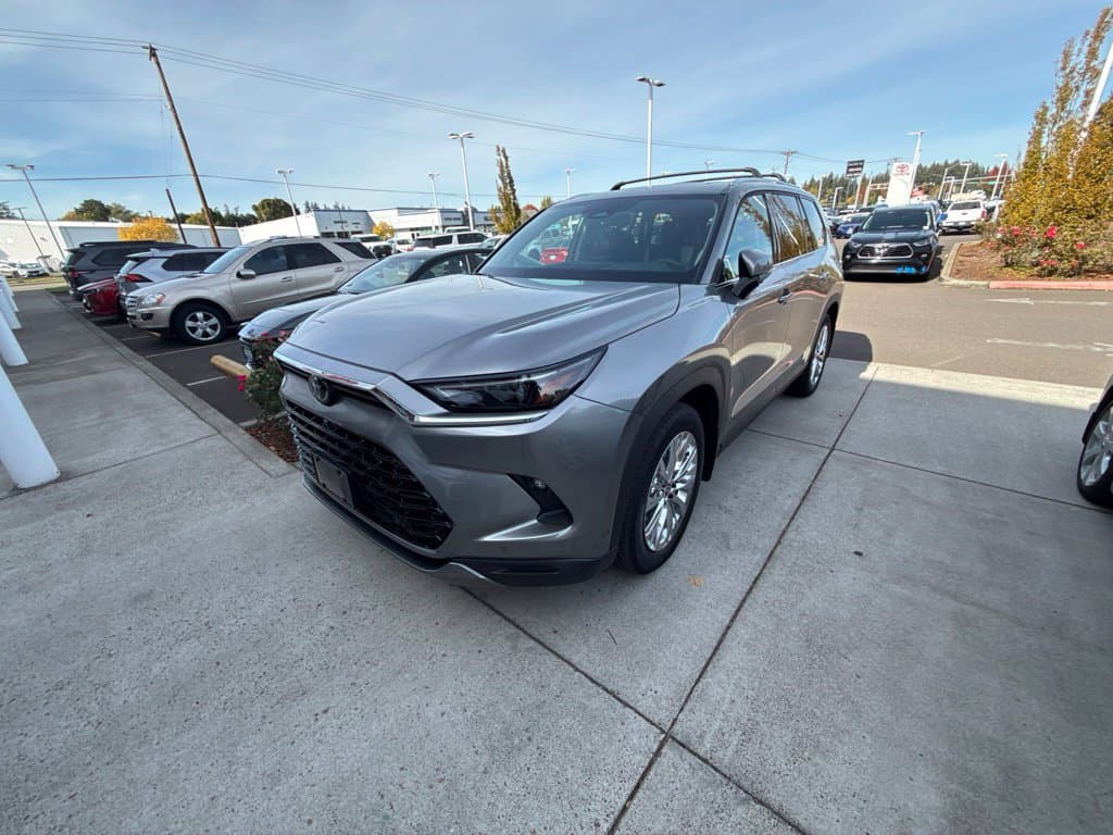 2026 Toyota Grand Highlander Platinum — photo 1 of 10