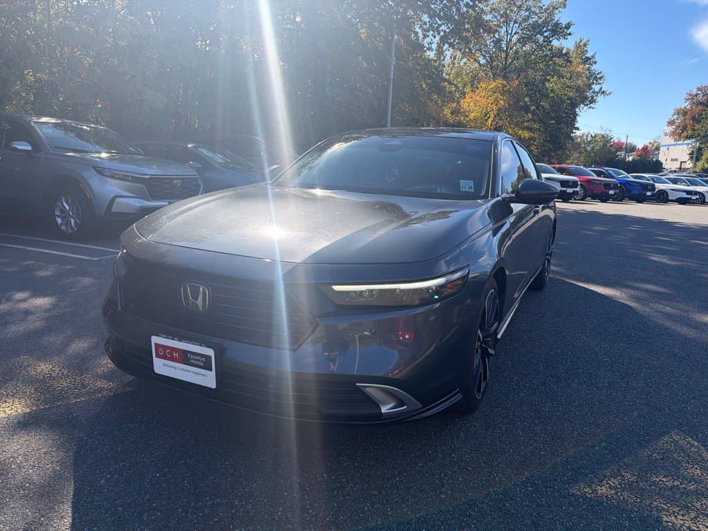 2024 Honda Accord Hybrid Touring — photo 1 of 25