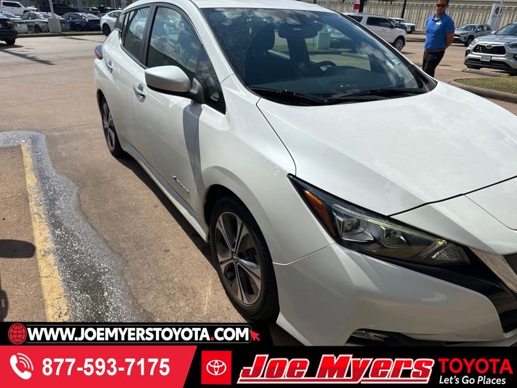2018 Nissan Leaf SV — photo 1 of 4