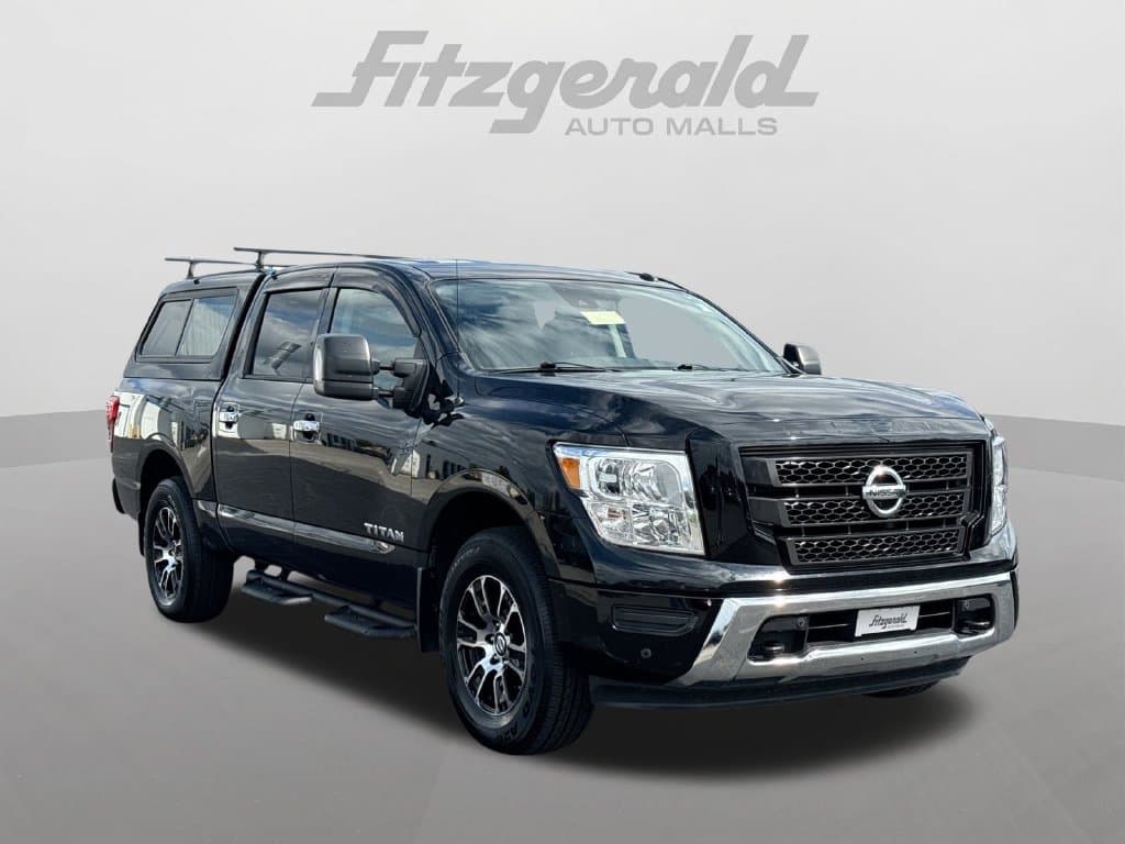 2021 Nissan Titan SV — photo 1 of 32