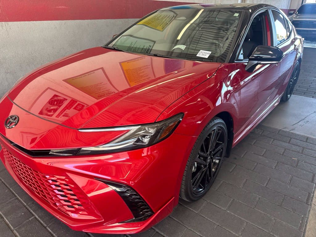2025 Toyota Camry XSE — photo 1 of 4
