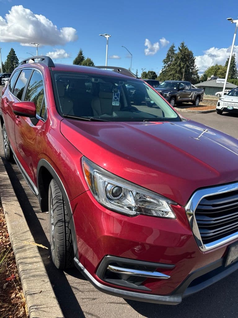 2019 Subaru Ascent Premium — photo 1 of 11