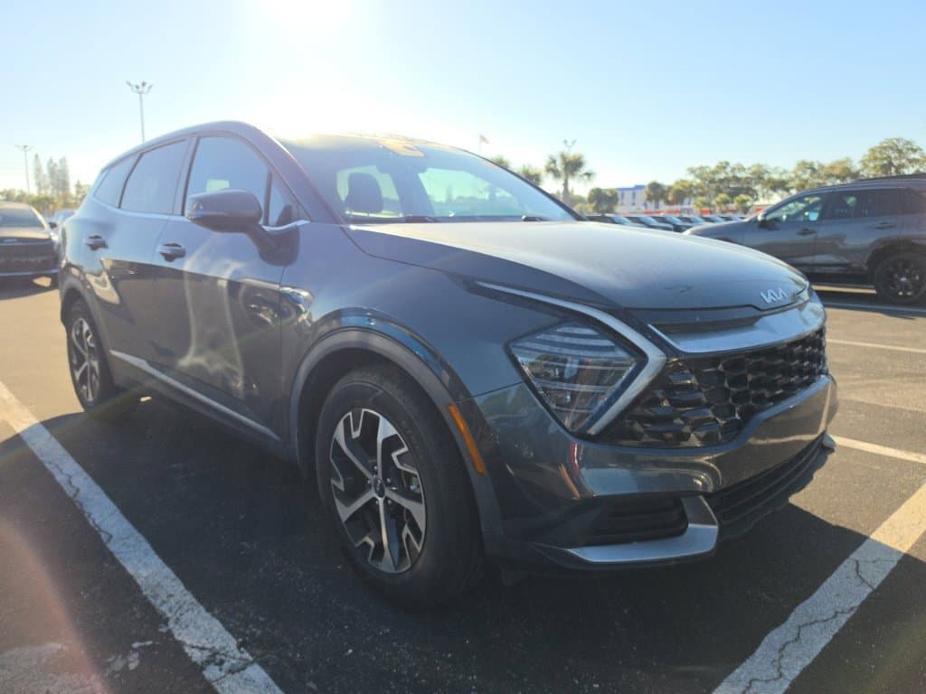 2024 Kia Sportage EX — photo 1 of 18
