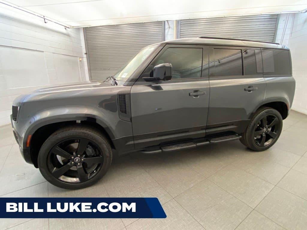 2025 Land Rover Defender 110 X-Dynamic SE — photo 1 of 34
