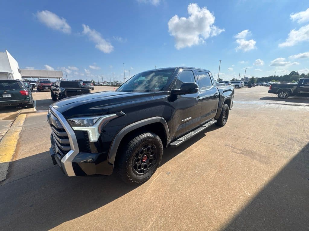 2024 Toyota Tundra 4WD Limited — photo 1 of 11