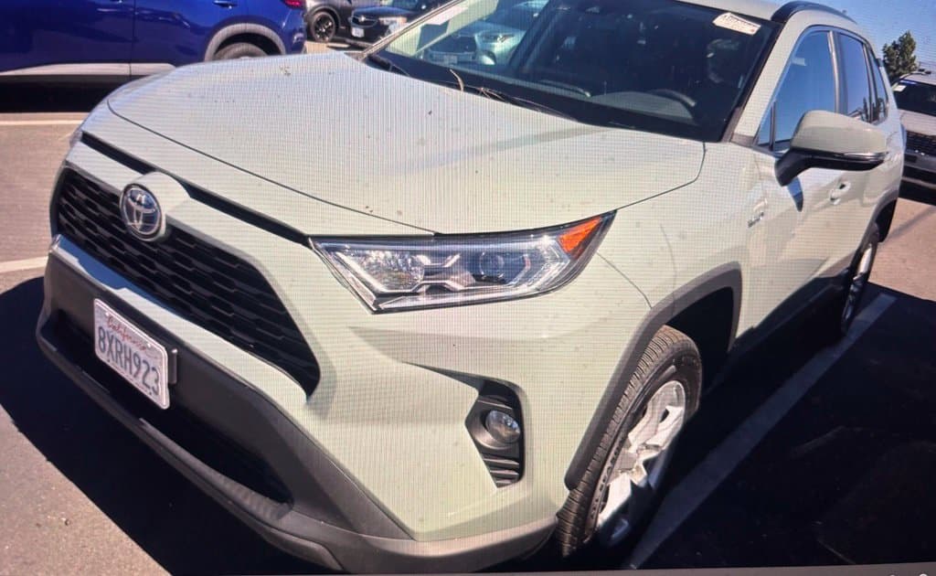 2021 Toyota RAV4 Base — photo 1 of 2