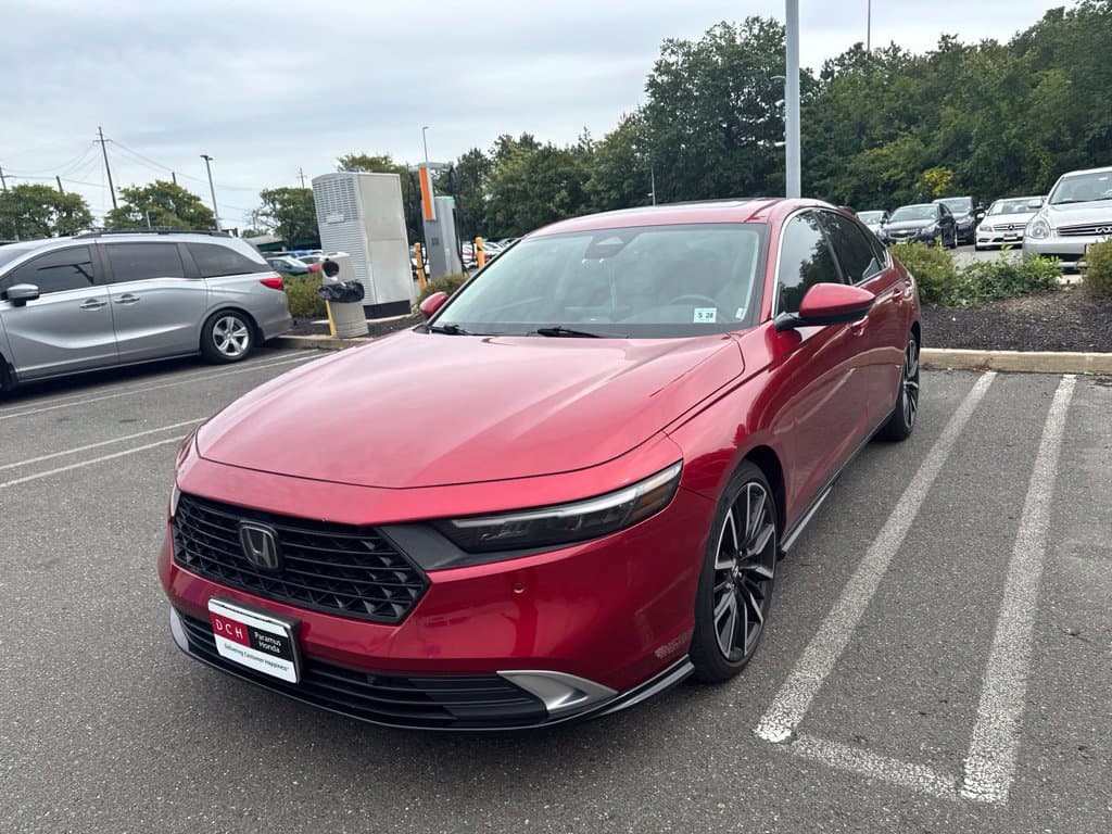 2023 Honda Accord Hybrid Touring — photo 1 of 22
