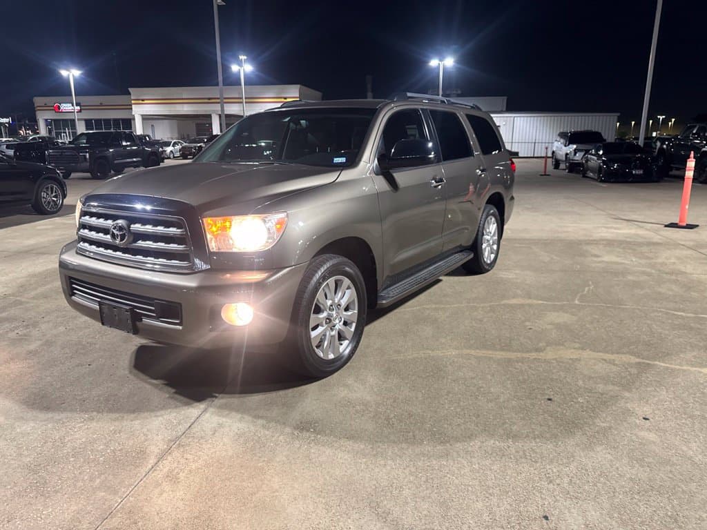 2014 Toyota Sequoia Platinum — photo 1 of 13