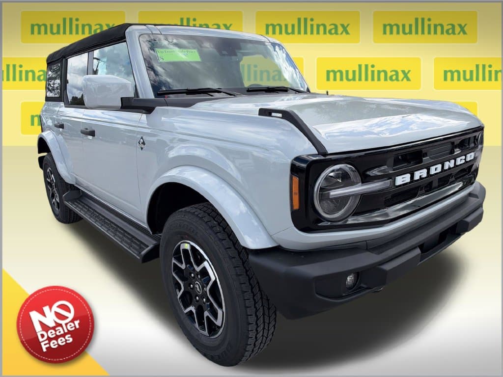 2026 Ford Bronco Outer Banks — photo 1 of 32