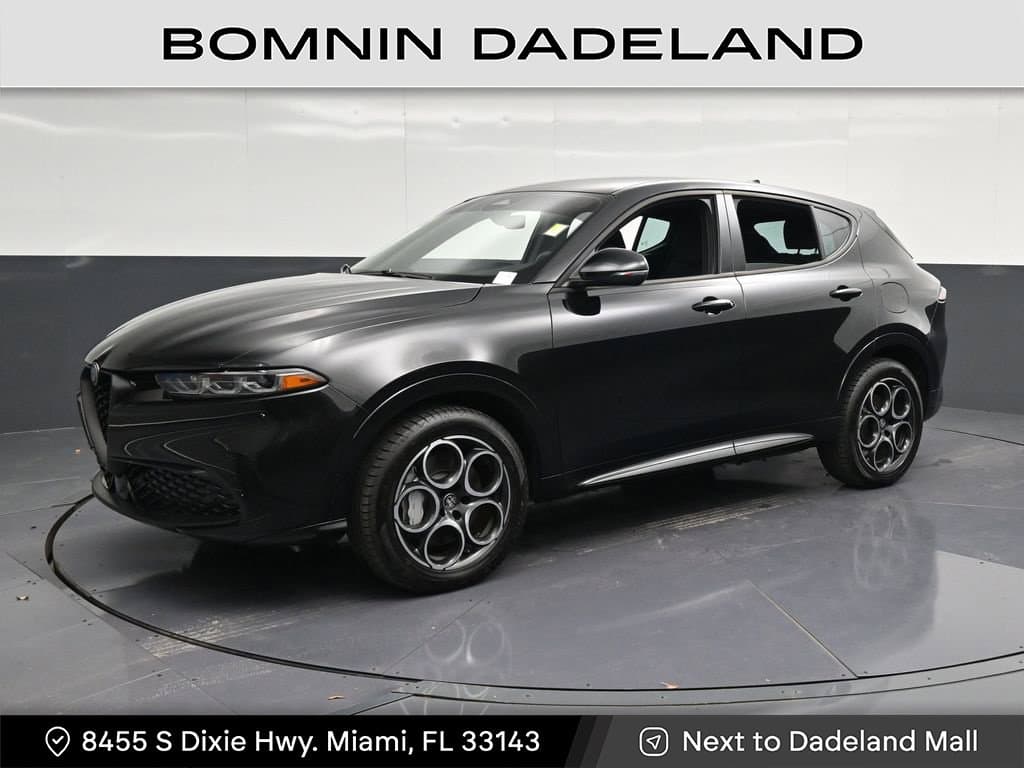 2025 Alfa Romeo Tonale Base — photo 1 of 45