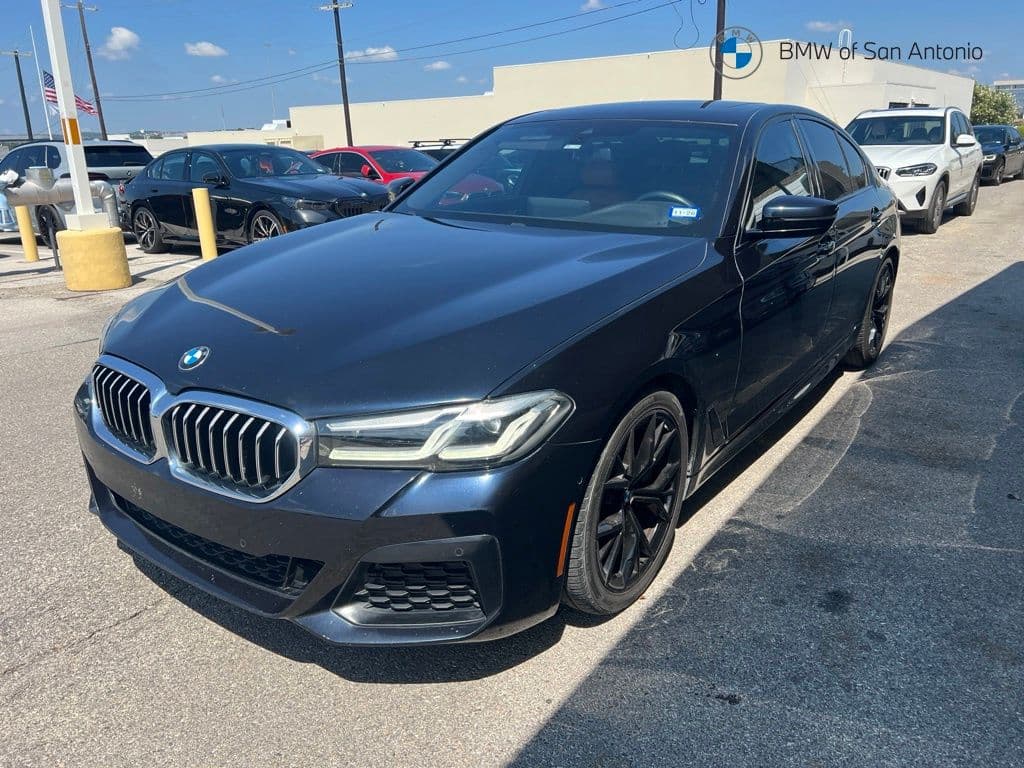 2022 BMW 5 Series 530i — photo 1 of 6