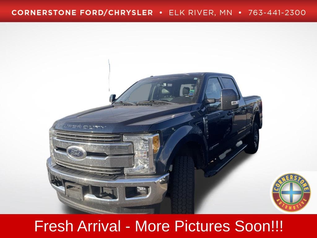 2017 Ford Super Duty F-350 SRW Lariat — photo 1 of 10