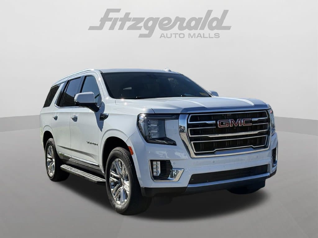 2022 GMC Yukon SLT — photo 1 of 3