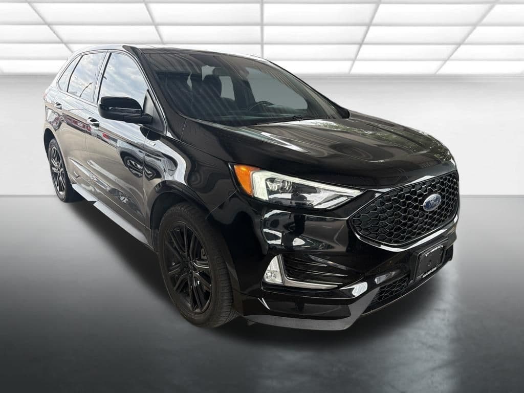 2022 Ford Edge ST Line — photo 1 of 11